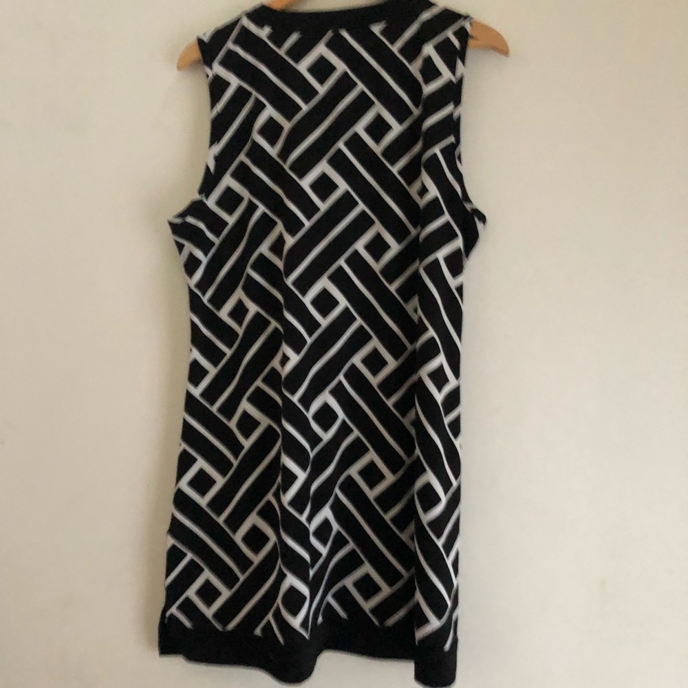 Dress - Picture 3 of 4